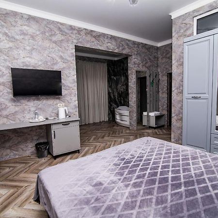 Hotel Black Sea Сухумі Екстер'єр фото