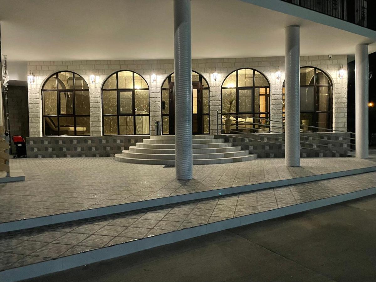 Hotel Black Sea Сухумі Екстер'єр фото