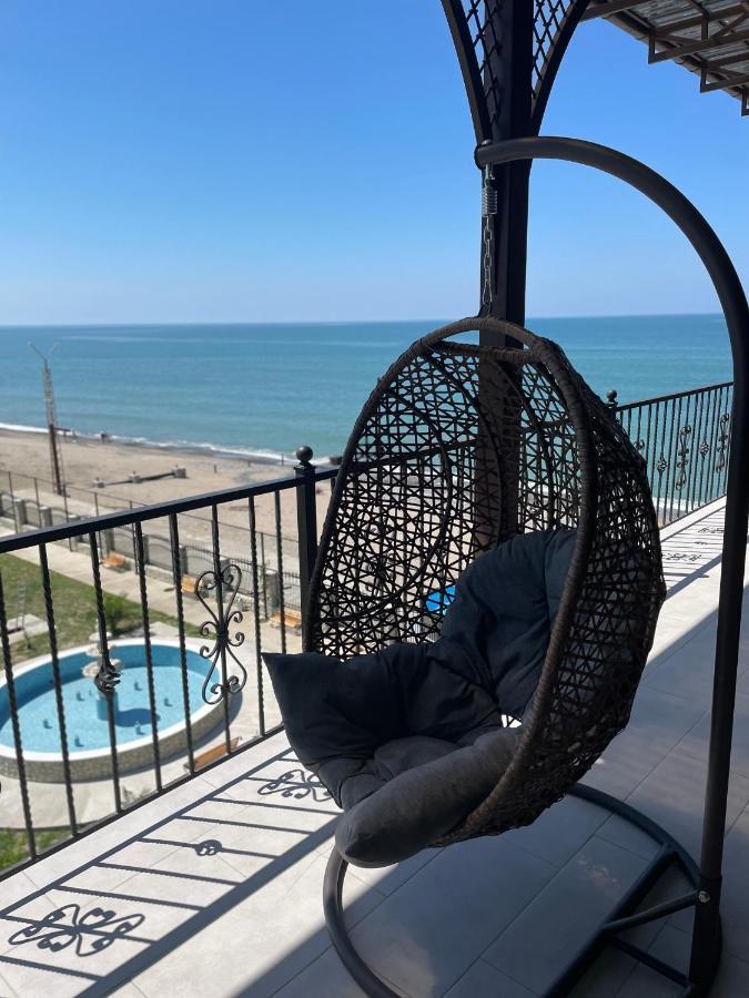 Hotel Black Sea Сухумі Екстер'єр фото