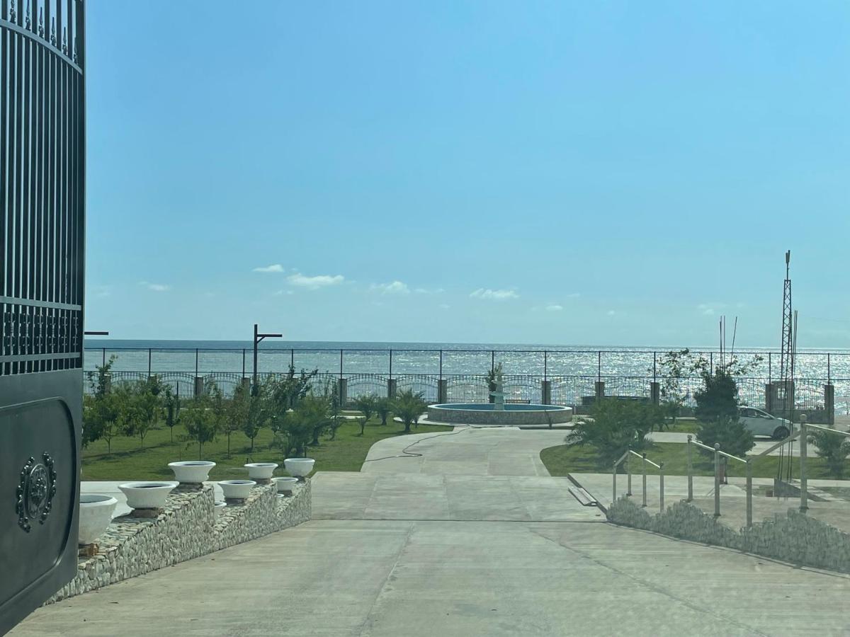 Hotel Black Sea Сухумі Екстер'єр фото
