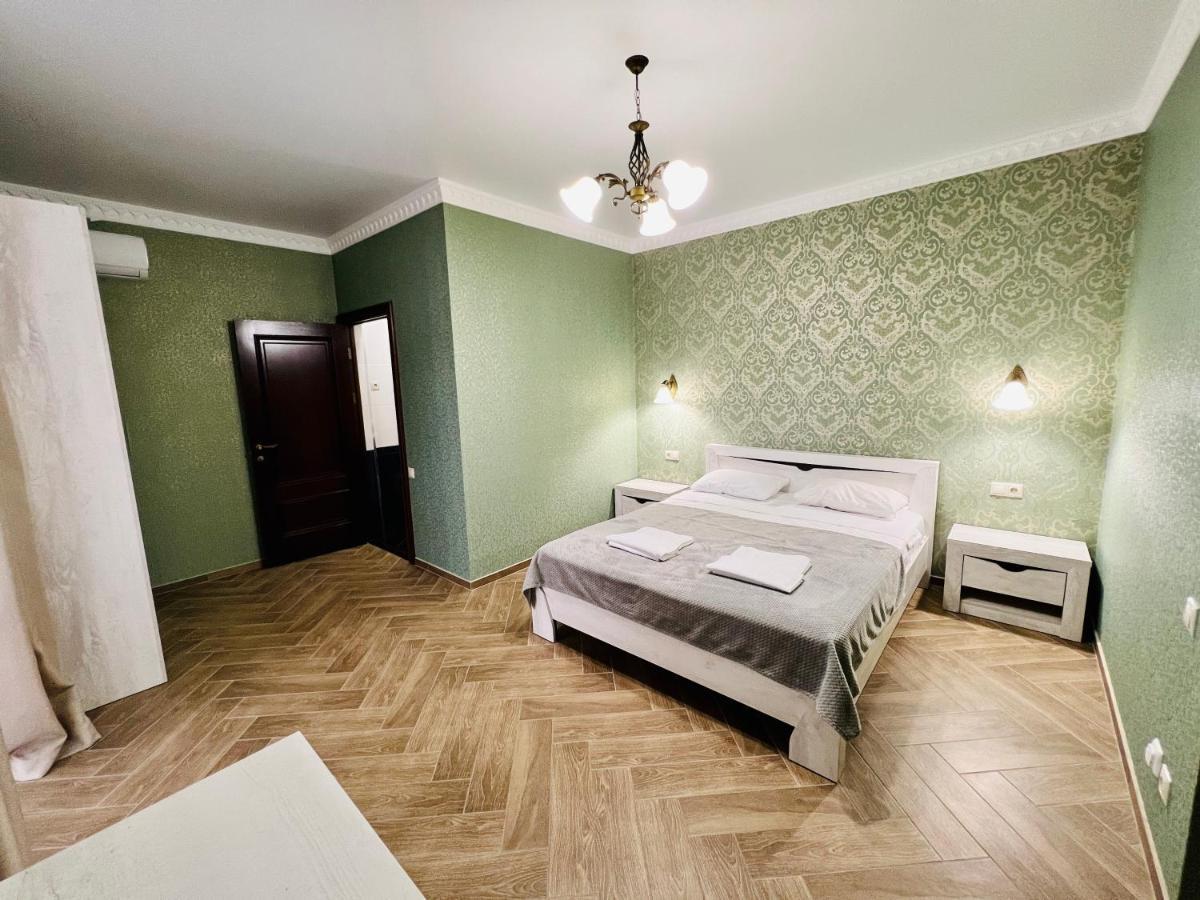 Hotel Black Sea Сухумі Екстер'єр фото