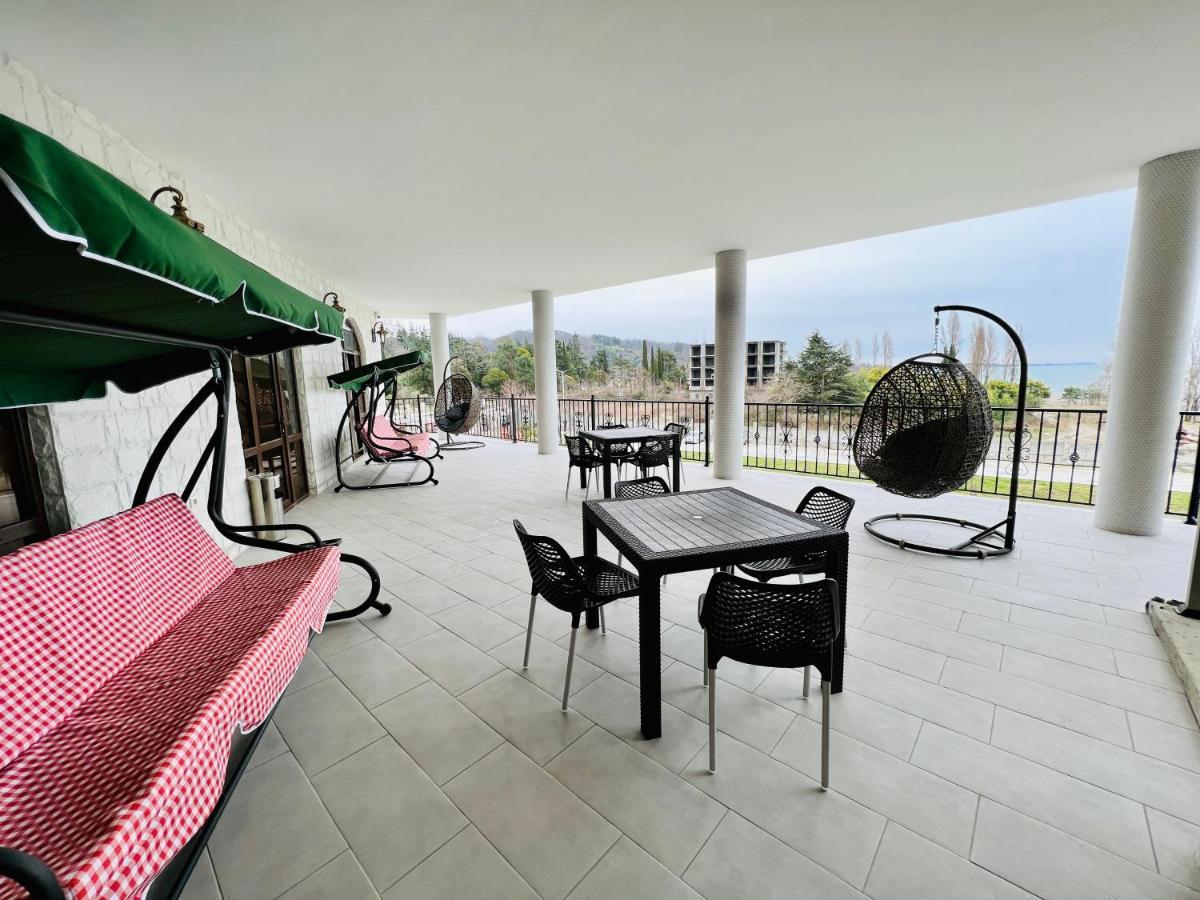 Hotel Black Sea Сухумі Екстер'єр фото