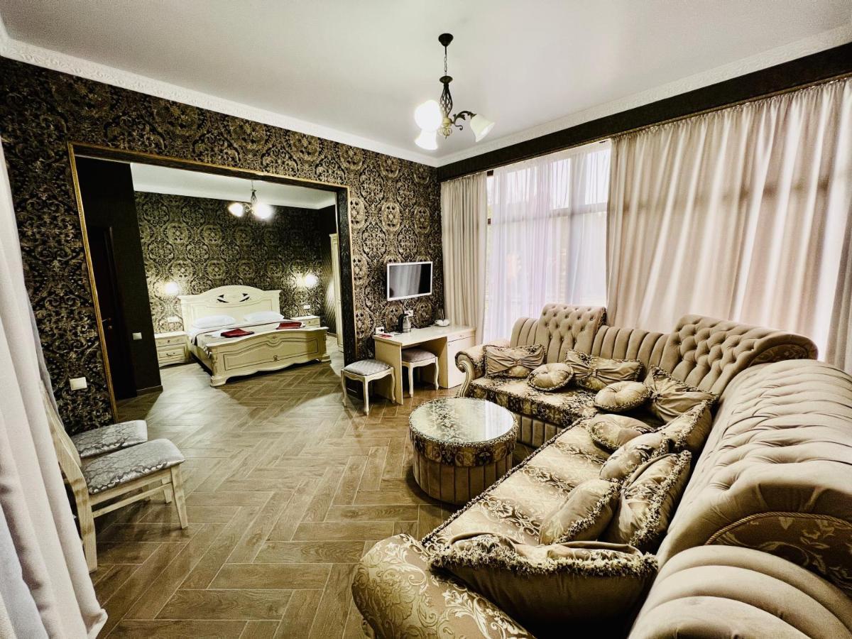Hotel Black Sea Сухумі Екстер'єр фото