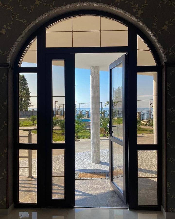 Hotel Black Sea Сухумі Екстер'єр фото
