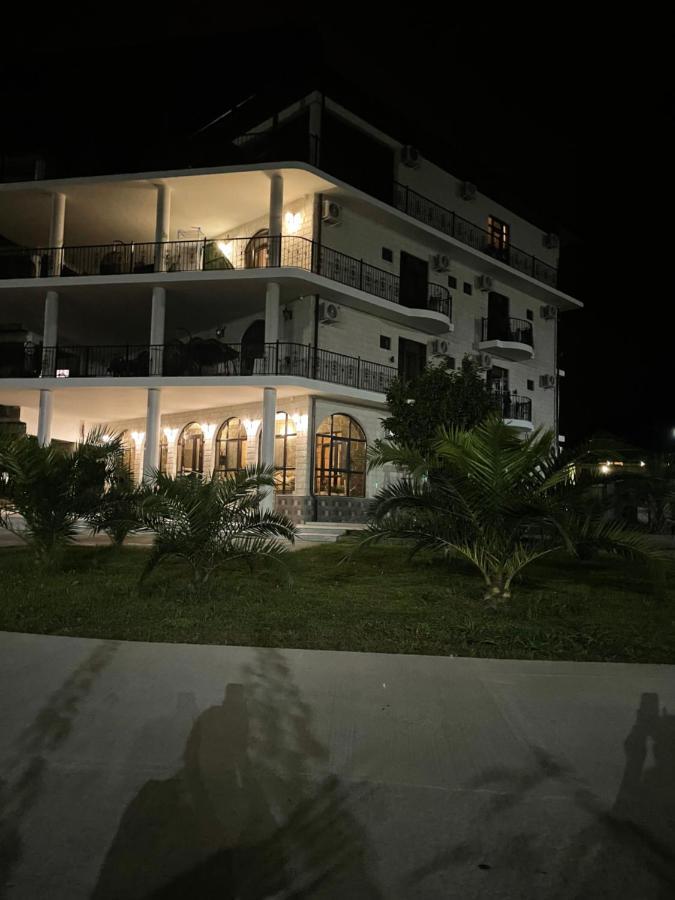Hotel Black Sea Сухумі Екстер'єр фото